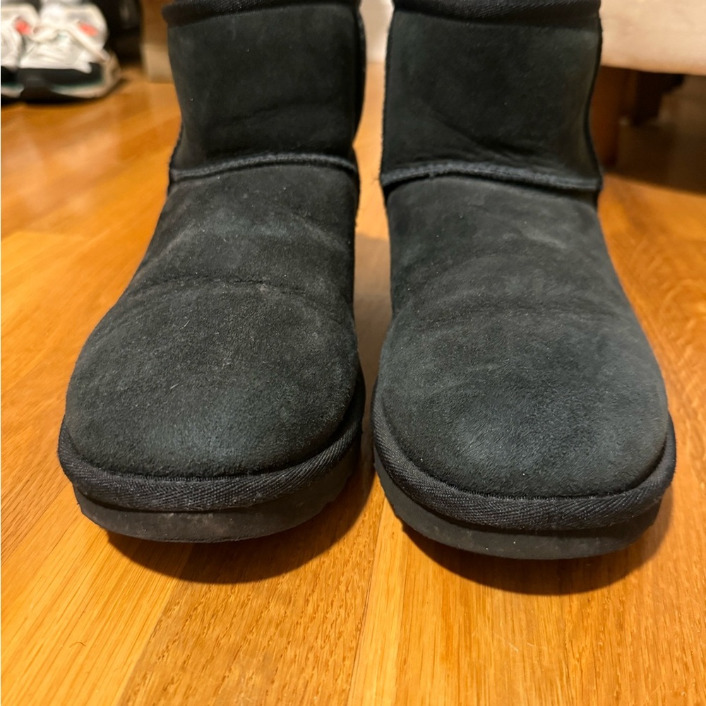 UGG Classic Mini II